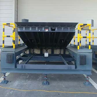 装卸平台/Loading and Unloading Platforms